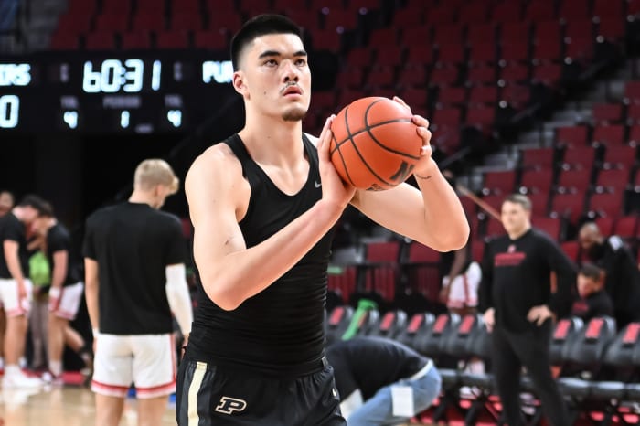 zach edey warmups vs nebraska